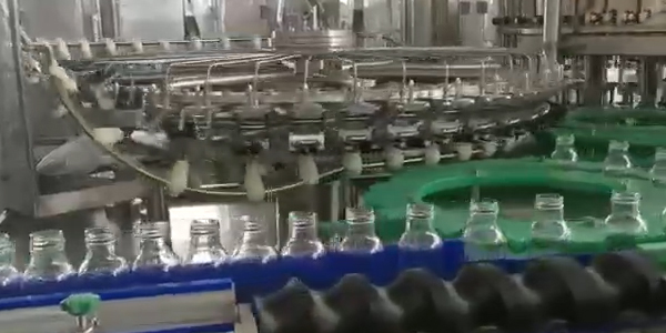 玻璃瓶果汁灌裝機(jī)